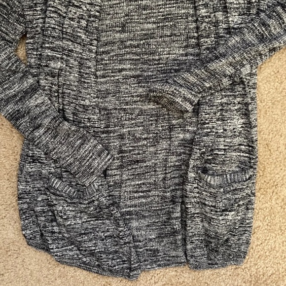 LOFT cardigan - Picture 2 of 3